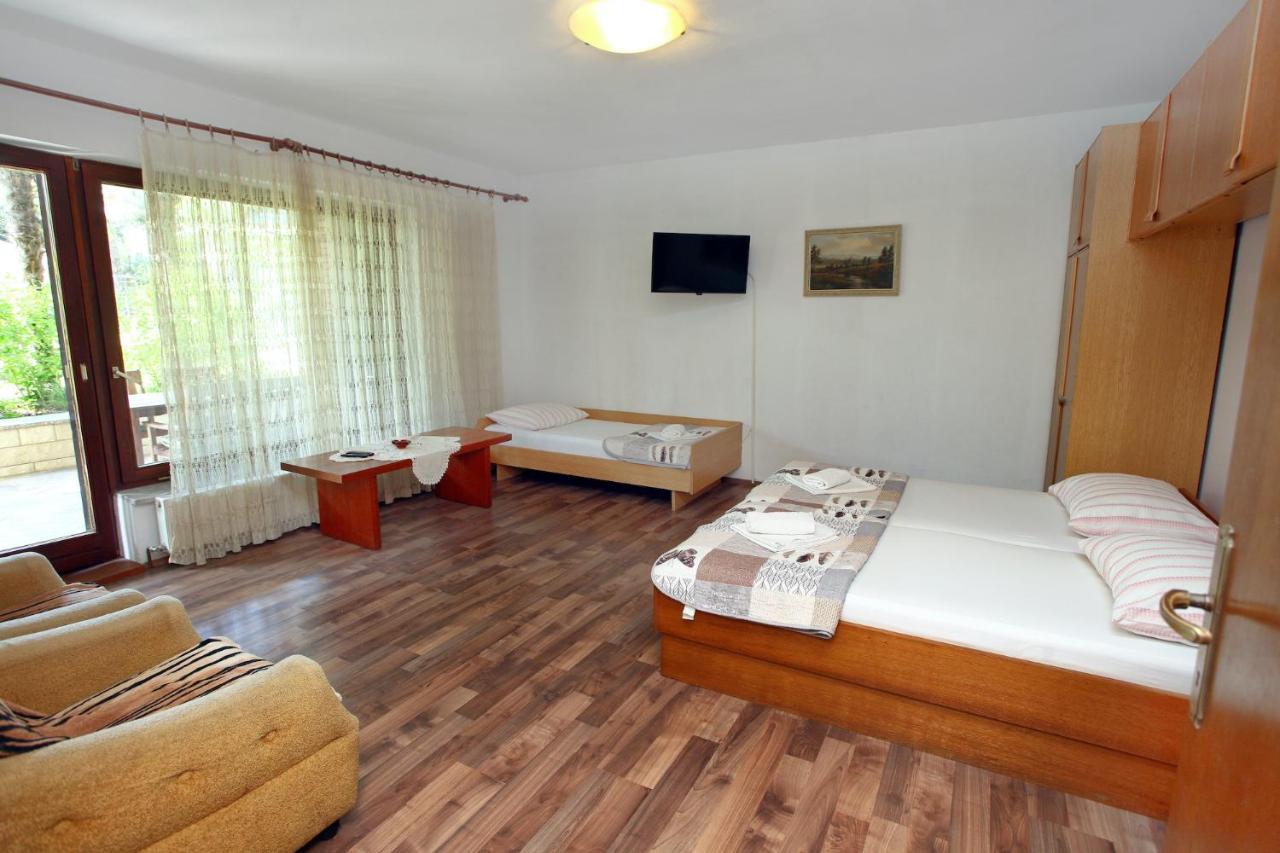 Jozef's - Stylish Retreat In Apartament