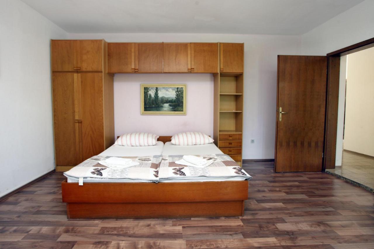 Apartment Jozef's - Stylish Retreat In