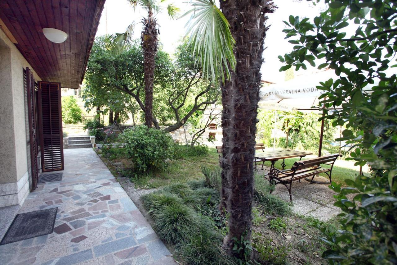 Jozef's - Stylish Retreat In