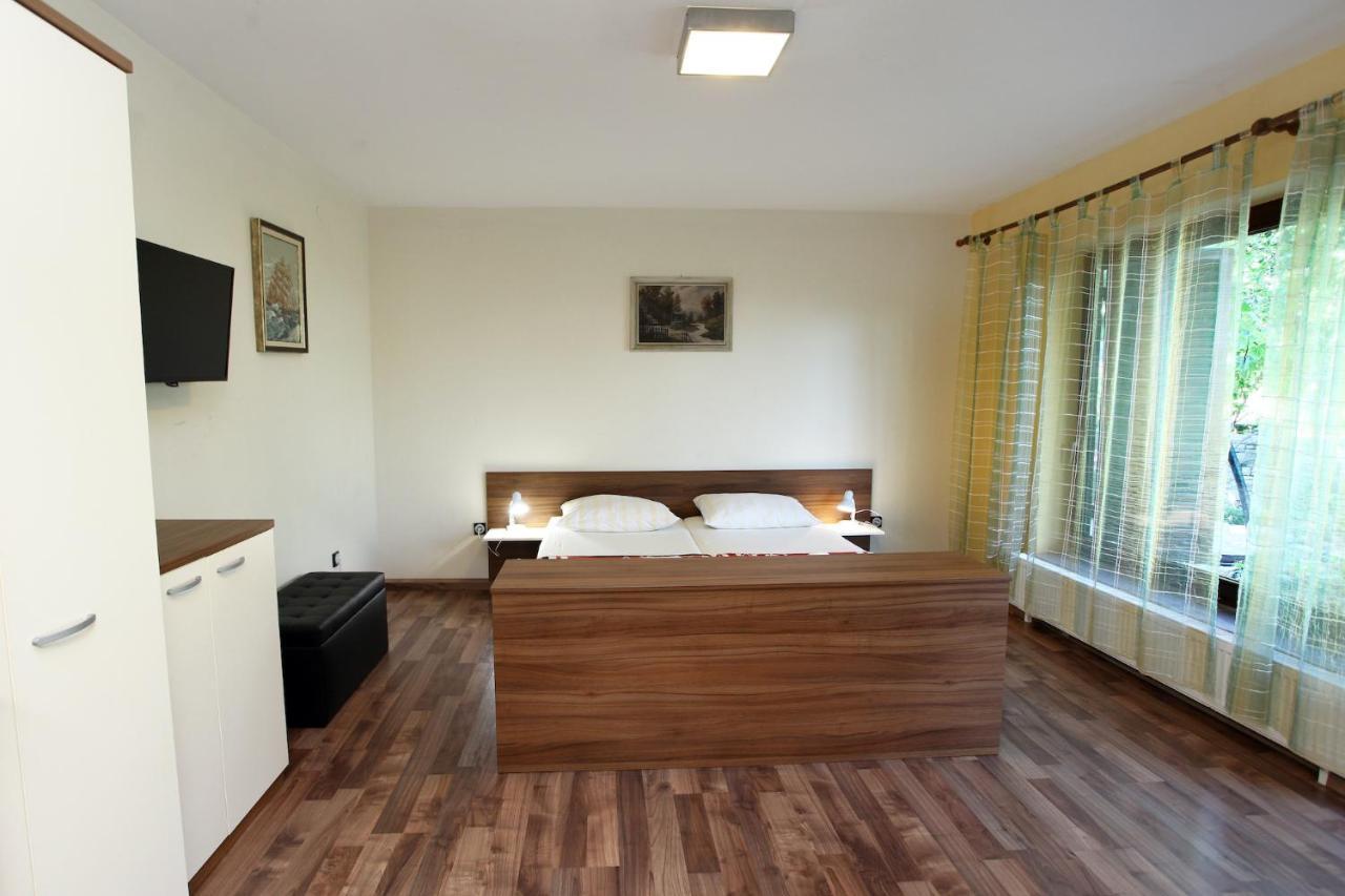 Apartment Jozef's - Stylish Retreat In Portoroz